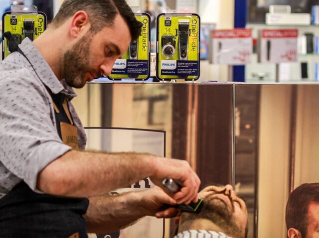 Capi pop-up barbershop at Copenhagen Airport3