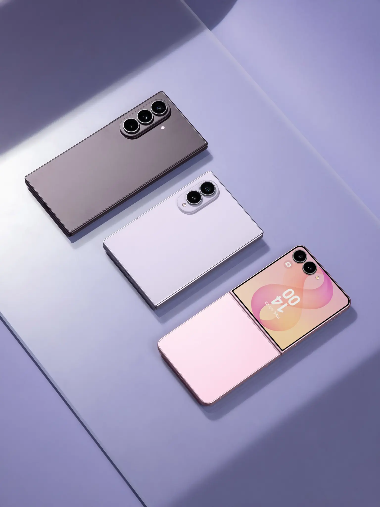 216-lifestyle-product-galaxy-zfold8-zfold8-ultra-zflip8-2